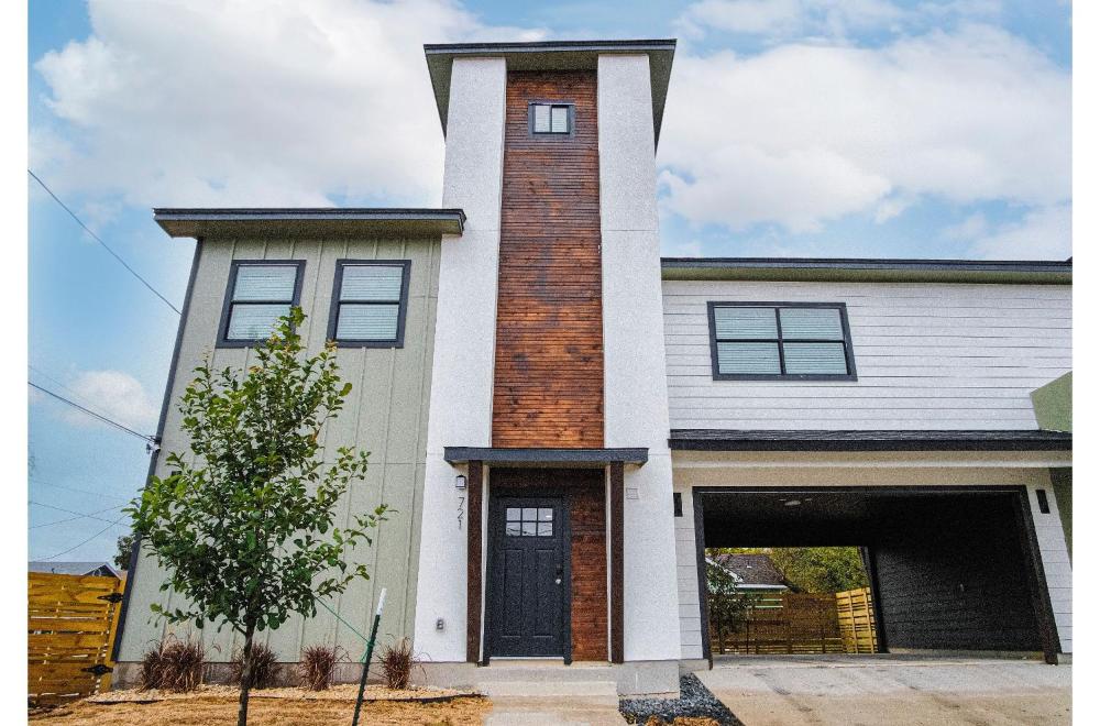 Amazing 3BR 2BA Only 5 Mins From Downtown